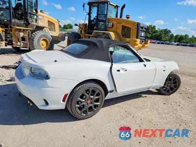 Trzecie zdjęcie samochodu z tyłu: 2019 FIAT 124 SPIDER CLASSICA VIN:JC1NFAEK9K0142898 - miniatura