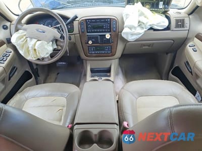 Zdjęcie 8 z 13 samochodu: 2005 FORD EXPLORER EDDIE BAUER VIN:1FMDU74W05UA69652 - miniatura