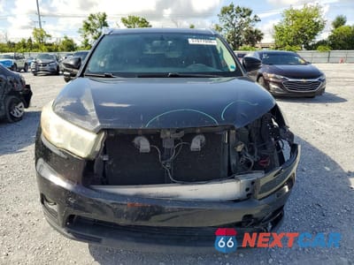 Piąte zdjęcie samochodu w środku: 2016 TOYOTA HIGHLANDER XLE VIN:5TDJKRFH8GS276997 - miniatura