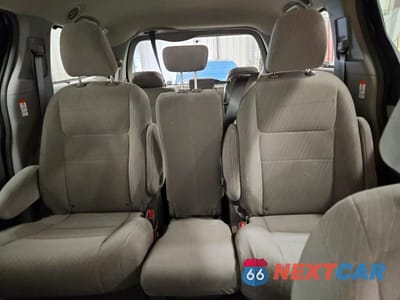 Zdjęcie 10 z 13 samochodu: 2017 TOYOTA SIENNA LE VIN:5TDKZ3DC1HS870840 - miniatura
