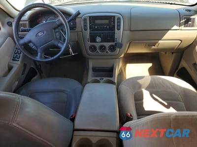 Zdjęcie 8 z 14 samochodu: 2005 FORD EXPLORER XLT VIN:1FMZU73E95ZA60398 - miniatura