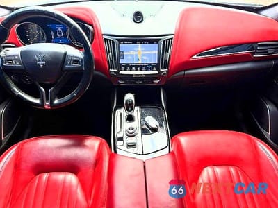 Zdjęcie 8 z 15 samochodu: 2018 MASERATI LEVANTE VIN:ZN661XUA6JX292117 - miniatura