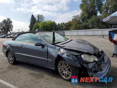 Czwarte zdjęcie samochodu z boku: 2009 MERCEDES-BENZ CLK 350 VIN:WDBTK56F89T104424 - miniatura