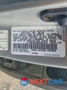Zdjęcie 12 z 12 samochodu: 2002 TOYOTA CAMRY LE VIN:4T1BE32K92U091612 - miniatura