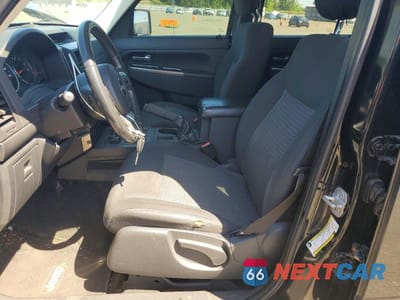 Zdjęcie 7 z 12 samochodu: 2011 JEEP LIBERTY RENEGADE VIN:1J4PN3GK4BW526263 - miniatura