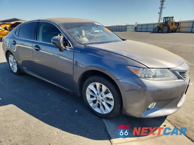 Czwarte zdjęcie samochodu z boku: 2014 LEXUS ES 300H VIN:JTHBW1GG0E2069846 - miniatura
