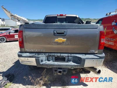 Zdjęcie 6 z 14 samochodu: 2014 CHEVROLET SILVERADO K3500 LTZ VIN:1GC4K1E80EF116593 - miniatura