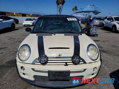 Piąte zdjęcie samochodu w środku: 2005 MINI COOPER S VIN:WMWRE33505TG96981 - miniatura