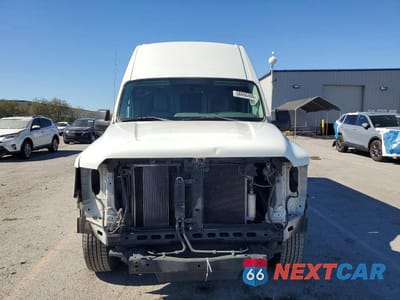 Piąte zdjęcie samochodu w środku: 2018 NISSAN NV 2500 HD SV VIN:1N6BF0LY1JN801918 - miniatura