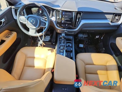 Zdjęcie 8 z 12 samochodu: 2020 VOLVO XC60 T5 MOMENTUM VIN:YV4102RK4L1580711 - miniatura
