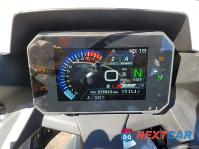 Zdjęcie 7 z 9 samochodu: 2024 SUZUKI GSX800 F VIN:JS1EM13B0R7103270 - miniatura