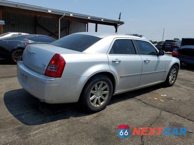 Trzecie zdjęcie samochodu z tyłu: 2005 CHRYSLER 300C VIN:2C3JA63HX5H630251 - miniatura