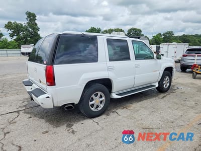 Trzecie zdjęcie samochodu z tyłu: 2000 CADILLAC ESCALADE VIN:1GYEK13R2YR157420 - miniatura