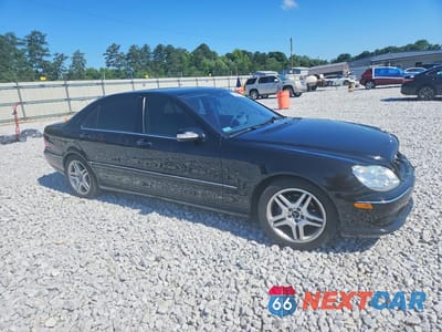 Czwarte zdjęcie samochodu z boku: 2006 MERCEDES-BENZ S 500 VIN:WDBNG75J86A470435 - miniatura