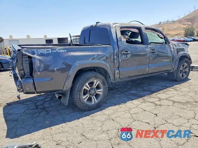 Trzecie zdjęcie samochodu z tyłu: 2017 TOYOTA TACOMA TRD SPORT VIN:3TMAZ5CN1HM051983 - miniatura