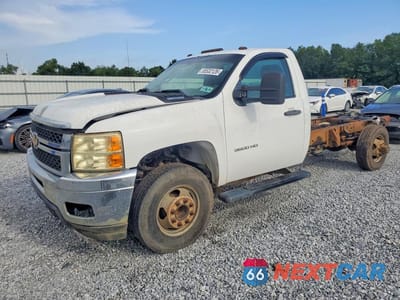 2013 CHEVROLET SILVERADO C3500 1GB3CZC88DF181740 - główne zdjęcie licytacji z USA - miniatura