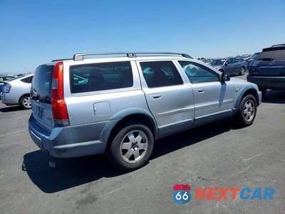 Trzecie zdjęcie samochodu z tyłu: 2003 VOLVO XC70 VIN:YV1SZ59H831102515 - miniatura