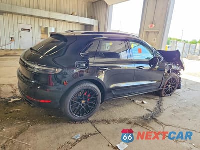 Trzecie zdjęcie samochodu z tyłu: 2021 PORSCHE MACAN GTS VIN:WP1AG2A54MLB54025 - miniatura