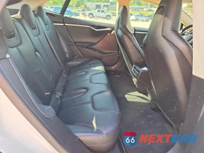 Zdjęcie 10 z 12 samochodu: 2014 TESLA MODEL S VIN:5YJSA1H19EFP40101 - miniatura