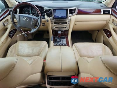 Zdjęcie 8 z 13 samochodu: 2014 LEXUS LX 570 VIN:JTJHY7AX8E4154825 - miniatura