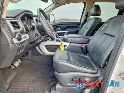 Zdjęcie 7 z 13 samochodu: 2018 NISSAN TITAN PRO-4X VIN:1N6AA1E5XJN543708 - miniatura