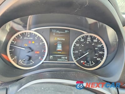 Zdjęcie 9 z 12 samochodu: 2018 NISSAN SENTRA SV VIN:3N1AB7AP5JY313588 - miniatura