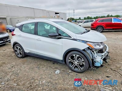 Czwarte zdjęcie samochodu z boku: 2021 CHEVROLET BOLT EV PREMIER VIN:1G1FZ6S05M4104202 - miniatura