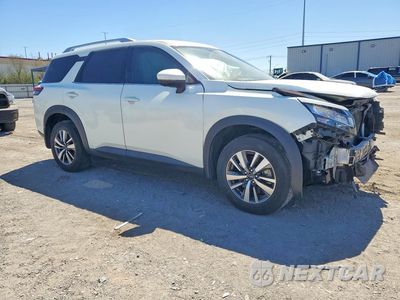 Czwarte zdjęcie samochodu z boku: 2024 NISSAN PATHFINDER SL VIN:5N1DR3CC7RC229300 - miniatura