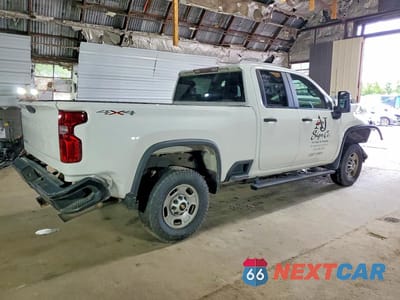 Trzecie zdjęcie samochodu z tyłu: 2021 CHEVROLET SILVERADO K2500 HEAVY DUTY VIN:1GC5YLE71MF216464 - miniatura