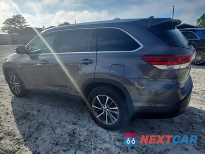 Drugie zdjęcie samochodu z przodu: 2018 TOYOTA HIGHLANDER XLE VIN:5TDJZRFH5JS525064 - miniatura