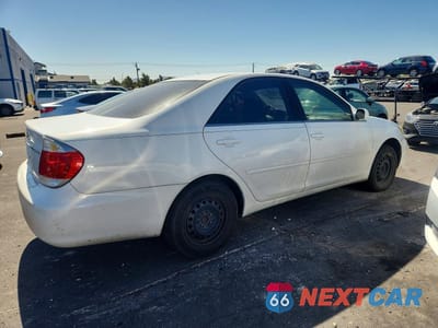 Trzecie zdjęcie samochodu z tyłu: 2005 TOYOTA CAMRY LE VIN:4T1BE32K25U541461 - miniatura