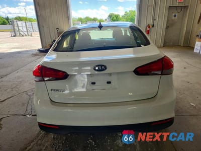 Zdjęcie 6 z 12 samochodu: 2017 KIA FORTE LX VIN:3KPFK4A78HE158659 - miniatura