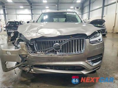 Piąte zdjęcie samochodu w środku: 2020 VOLVO XC90 T6 INSCRIPTION VIN:YV4A22PLXL1586339 - miniatura