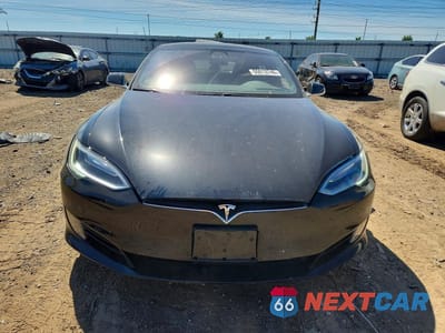 Piąte zdjęcie samochodu w środku: 2017 TESLA MODEL S VIN:5YJSA1E26HF197016 - miniatura