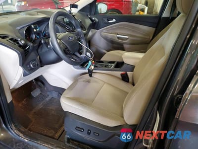 Zdjęcie 7 z 13 samochodu: 2019 FORD ESCAPE SE VIN:1FMCU9GDXKUC06822 - miniatura