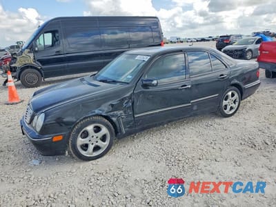 2002 MERCEDES-BENZ E 320 WDBJF65J02B493806 - główne zdjęcie licytacji z USA - miniatura