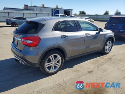Trzecie zdjęcie samochodu z tyłu: 2015 MERCEDES-BENZ GLA 250 4MATIC VIN:WDCTG4GB0FJ180861 - miniatura