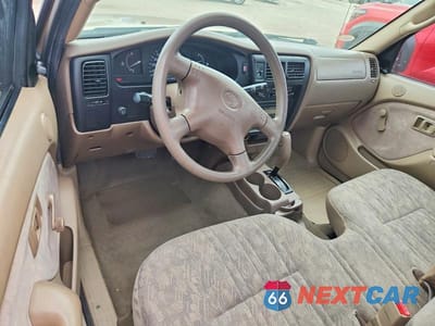 Zdjęcie 8 z 12 samochodu: 2004 TOYOTA TACOMA BASE VIN:5TENL42N94Z460129 - miniatura