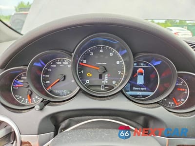 Zdjęcie 9 z 13 samochodu: 2016 PORSCHE CAYENNE VIN:WP1AA2A22GLA04233 - miniatura