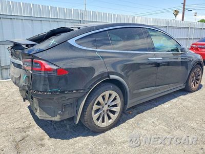 Trzecie zdjęcie samochodu z tyłu: 2017 TESLA MODEL X VIN:5YJXCDE2XHF059660 - miniatura