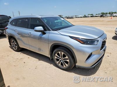 Czwarte zdjęcie samochodu z boku: 2023 TOYOTA HIGHLANDER XLE VIN:5TDKDRAH7PS019416 - miniatura