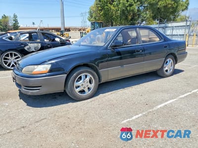 1996 LEXUS ES 300 JT8BF12G5T0161308 - główne zdjęcie licytacji z USA - miniatura