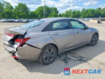 Trzecie zdjęcie samochodu z tyłu: 2023 HYUNDAI ELANTRA SEL VIN:KMHLM4AG6PU600718 - miniatura