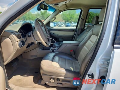Zdjęcie 7 z 13 samochodu: 2002 FORD EXPLORER EDDIE BAUER VIN:1FMDU74W52ZB66280 - miniatura