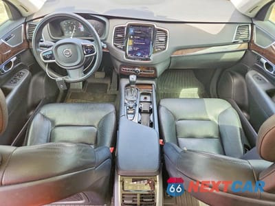 Zdjęcie 8 z 13 samochodu: 2016 VOLVO XC90 T6 VIN:YV4A22PK2G1017756 - miniatura