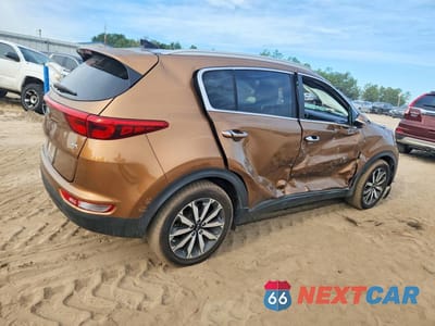 Trzecie zdjęcie samochodu z tyłu: 2017 KIA SPORTAGE EX VIN:KNDPN3AC8H7262541 - miniatura