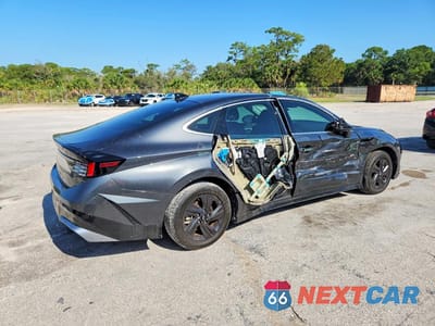Trzecie zdjęcie samochodu z tyłu: 2026 HYUNDAI SONATA SEL SPORT VIN:KMHL64JA3TA543525 - miniatura