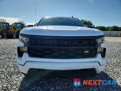 Piąte zdjęcie samochodu w środku: 2022 CHEVROLET SILVERADO C1500 CUSTOM VIN:3GCPABEK6NG624700 - miniatura