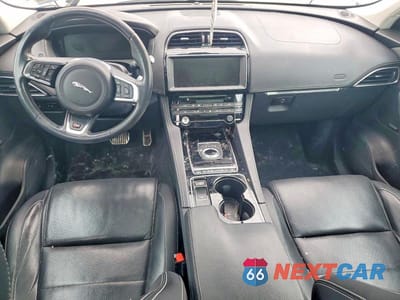Zdjęcie 8 z 13 samochodu: 2017 JAGUAR F-PACE S VIN:SADCM2BV2HA074195 - miniatura