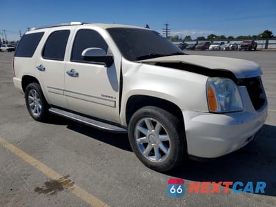 Czwarte zdjęcie samochodu z boku: 2013 GMC YUKON DENALI VIN:1GKS2EEF7DR309421 - miniatura
